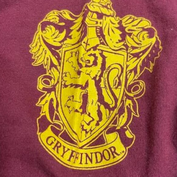 Harry Potter Studios London Gryffindor Long Sleeve Tshirt Kids XL Womens S NWOT - Picture 4 of 9